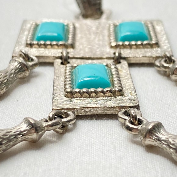 Sarah Covington Pendant Square Silver Tone Green Stone Plates With Tassels - Picture 5 of 7